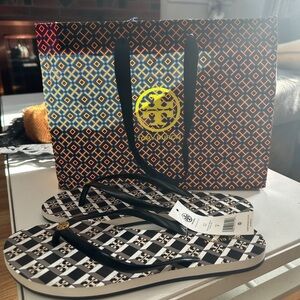 NWT Tory Burch flip flop